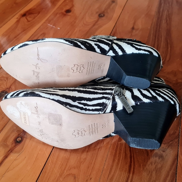 Women's size 38 =7AU 'MIMCO' Gorgeous black and white leather ankle boots AS NEW - Picture 6 of 8